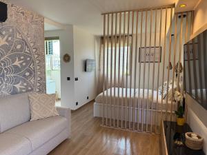 Romance Marine , face à la mer