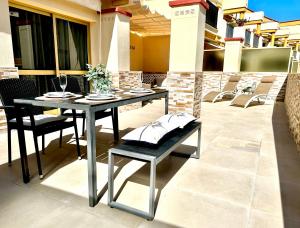 Marbella NikkiBeachFront Studio