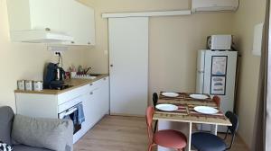 Maisons de vacances Studio climatise-terrasse-Netflix-jardin a 10 min de Cassis : photos des chambres