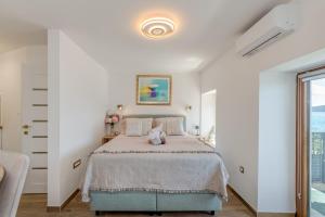 Sunrise Seaview Studio