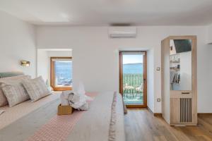 Sunrise Seaview Studio