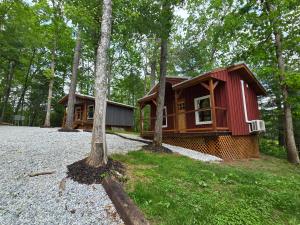 Lazy T Cabins - Glacier