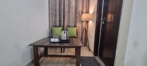 Hotel Foothill By Around stays Tapovan