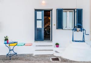 Nearchos House Milos Greece