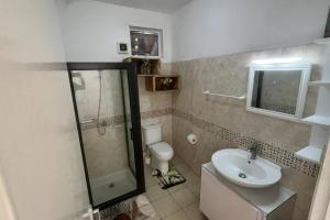 Coco Apartment - 3 Bedroom Ground floor - Namaste lounge