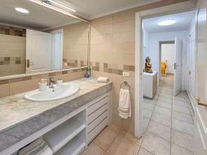 Residencial La Pineda & Anet