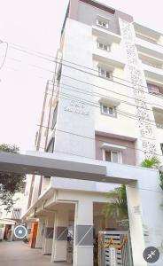 Spacious Bright & Airy Apartment