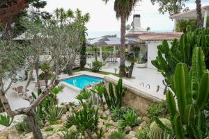 Praialonga Suites with Pool and Garden