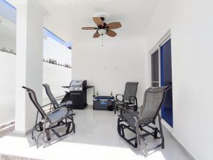 Sol, playa y arena, Casa cerca de la playa