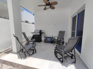 Sol, playa y arena, Casa cerca de la playa