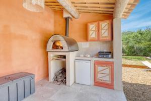 Maisons de vacances Gite neuf avec piscine Bio uv : photos des chambres