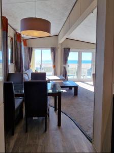 South Beach Lodge, Seafront Views