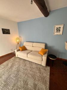 Aix Centre Rue dItalie - T2 40m2 Rénové - à 2 pas du Cours Mirabeau