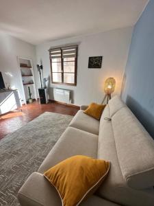 Aix Centre Rue dItalie - T2 40m2 Rénové - à 2 pas du Cours Mirabeau