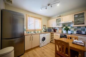 The Wee Gem - 9 Milking Hill Park