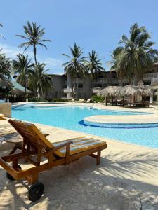 Hotel Playa Palmeras Cartagena - Vía al Mar