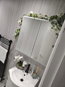 SLUXE Properties 4mins to Etihad Stadium and Coop live