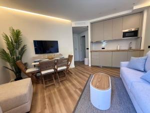 Luxury one bed apartment & pool