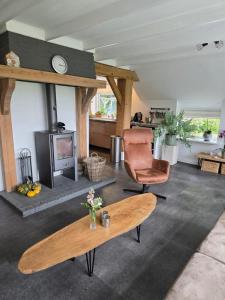 Woonboerderij met ruime tuin