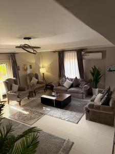 فيلا مبهجة مع مسبح وحديقة رائعة