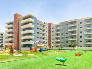 Modern Oasis - Elegant Cave - Family Heaven - Designers Paradise - 10 min away from Abu Dhabi Airport, Yas Island, Formula 1, Ferrari World, SeaWorld, Warner Bros World
