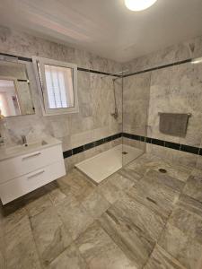 Dinastia B401 by Tenerife Rental & Sales