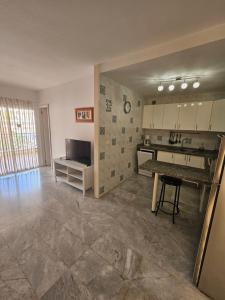 Dinastia B401 by Tenerife Rental & Sales