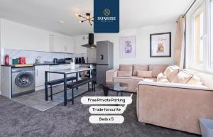 Eden Views - INVOICE and REDUCED PRICE only via SUNRISE SHORT LETS DUNDEE, 3 Rooms, 5 Beds, Fully Equipped, 2 mins to Centre and Ring Road, Perfectly Suited to Groups and Long Stays - 3hvězdičkové hotely ve městě Dundee