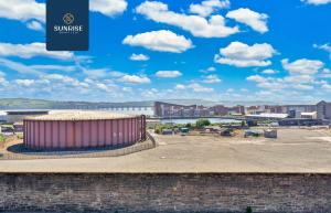 Eden Views - INVOICE and REDUCED PRICE only via SUNRISE SHORT LETS DUNDEE, 3 Rooms, 5 Beds, Fully Equipped, 2 mins to Centre and Ring Road, Perfectly Suited to Groups and ONLY 5 Mins to STANNERGATE Ports