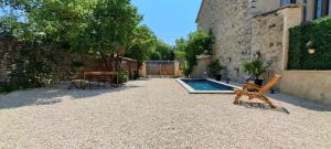 Maisons de vacances Mazet en provence pour 4, piscine chauffee privee, jardin clos prive, barbecue, chiens admis : photos des chambres