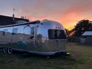 Campings Hebergement Insolite VintageCAMP - proche de Beauval : photos des chambres