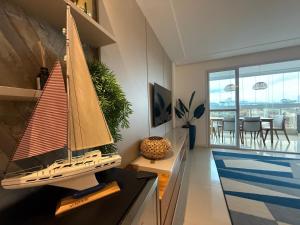 Guarapari Enseada azul! Apto de luxo com Piscina,Beira mar