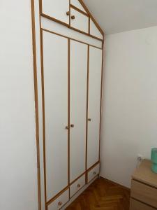 Apartments by the sea Grebastica, Sibenik - 24533