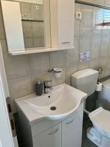 Apartments by the sea Grebastica, Sibenik - 24533