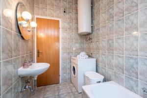 Apartments with parking space Vodice - 24553