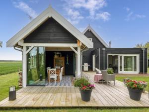 Fantastic holiday home with private pool