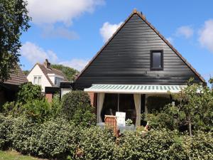 Holiday Home in Noordwijkerhout by Forest & Lake