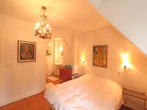 Pleasant villa with private garden