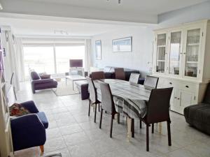 Apartment in Nieuwpoort by the Beach