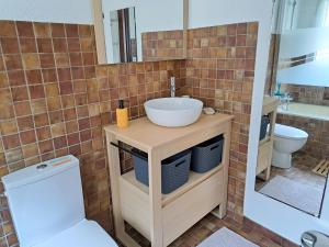 Maisons de vacances Holiday Home in Guisseny near the Beach : photos des chambres