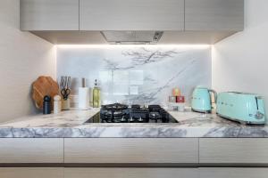 Diamonds of Paradise -in Sand