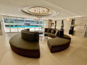 Chic City Stay, Fame with balcony, NearMegamall