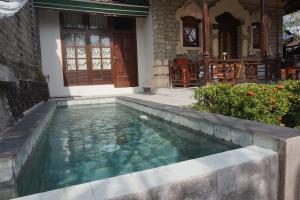 Bali Taman Beach Resort & Spa Lovina