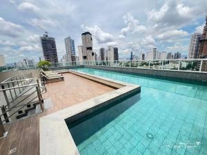 QSH35 - Flat Cama Superking Garagem Cozinha Completa