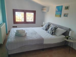 Teo`s Seaview Specious Apartment, Nikiti near Harbor