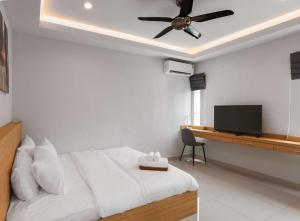 City Center Pool Villa 6BR 14 Persons Sauna Pool Table Karaoke BBQ