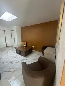 Sleek & Spacious Central Oasis