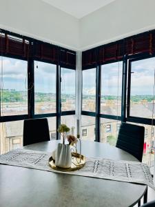 Skyline Vista Apartment