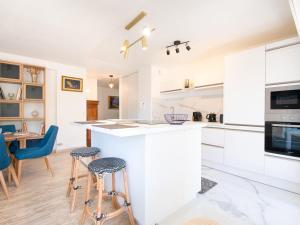 Appart 4 étoiles, piscine, parking, wifi