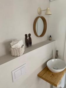 Helles 1-Raum Studio mit eigenem Bad & Terasse